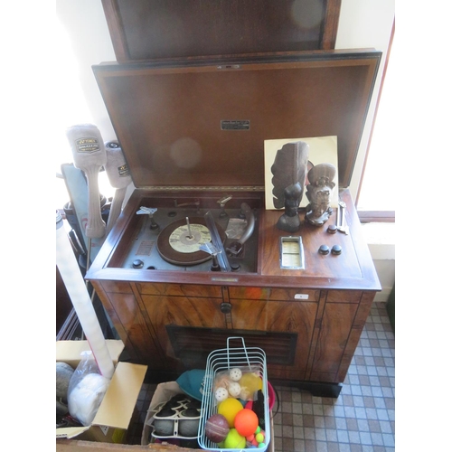 5 - HMV Radiogram in walnut case