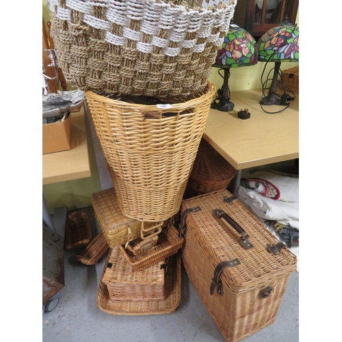 307 - Collection of wicker items