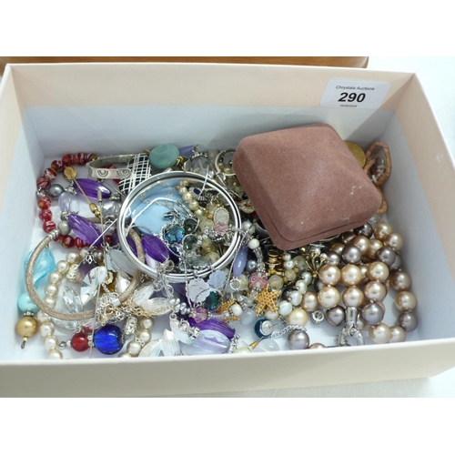 290 - Good collection of costume jewellery