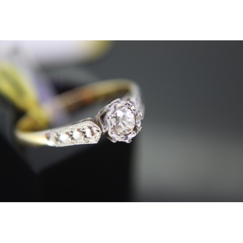 357 - 18 ct. gold solitaire diamond ring - size M/N