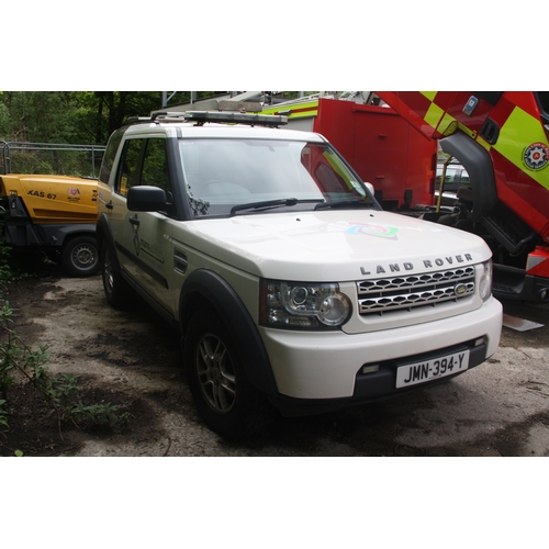 4 - JMN394Y
White Land Rover Discovery Van 2720cc
First Registered 26.01.2010
Approx 143,000 miles
Auto ... 