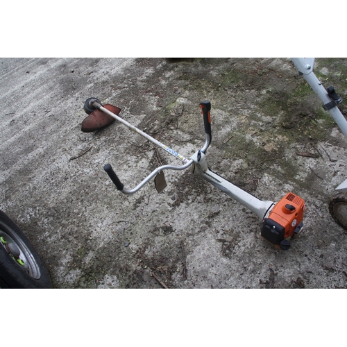 76 - Stihl FS400 Strimmer
Circa 2009 
VAT ON HAMMER @ 20%