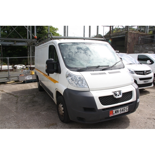 158 - LMN540C
White Peugeot Boxer 2198cc
First Registered 09.01.2013
Approx 69,683 miles
Manual Diesel 
Ro... 