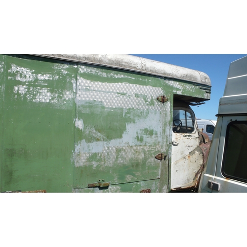 177 - 1950s Austin Luton lorry double axle with aluminum box - length 20ft - AS SEEN NO PAPERS KEYS ETC
Vi... 