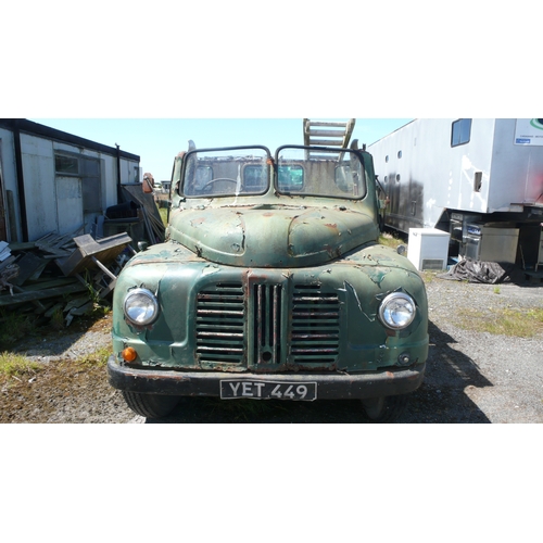 178 - UK Registered
YET 449
1950s Austen Lorry double axle with open box to back - length 21ft
V5 present ... 