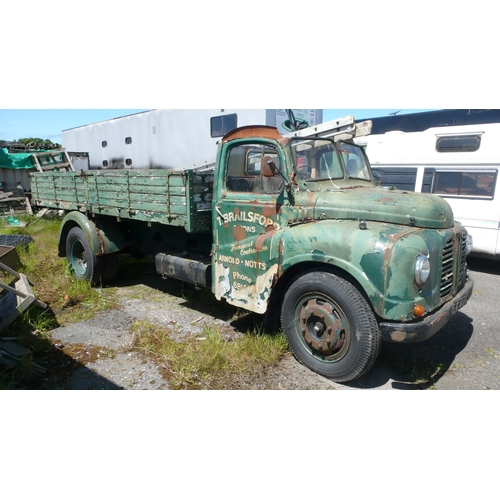 178 - UK Registered
YET 449
1950s Austen Lorry double axle with open box to back - length 21ft
V5 present ... 