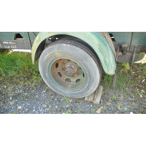 178 - UK Registered
YET 449
1950s Austen Lorry double axle with open box to back - length 21ft
V5 present ... 