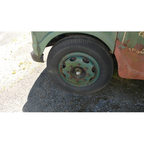 178 - UK Registered
YET 449
1950s Austen Lorry double axle with open box to back - length 21ft
V5 present ... 