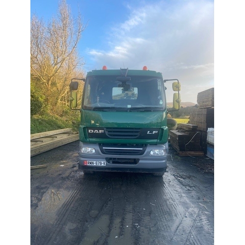 186 - RMN679K
Green DAF LF - 55 Dropside Lorry with Brick Grab - Gross weight 17000
First Registered 15.06... 