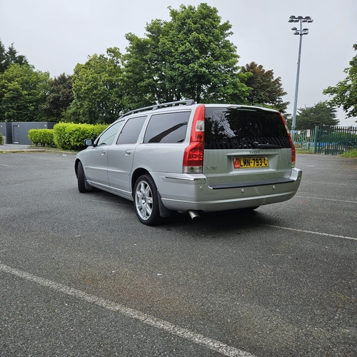 196 - LMN793C
Silver Volvo 285D5 SE 2401cc
First Registered 20.11.2006
Approx 120,000 miles
Auto Diesel