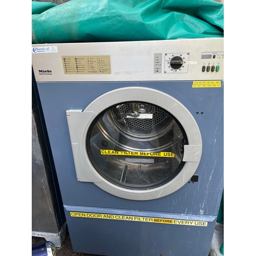 222 - Miele Professional washing machine
VAT ON HAMMER @ 20%