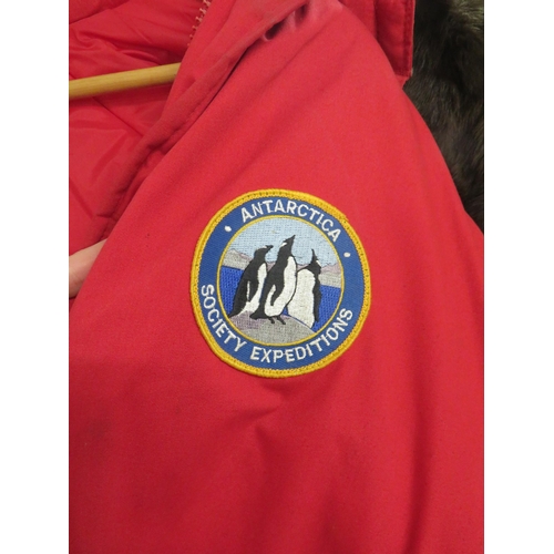 126 - Good quality expedition coat