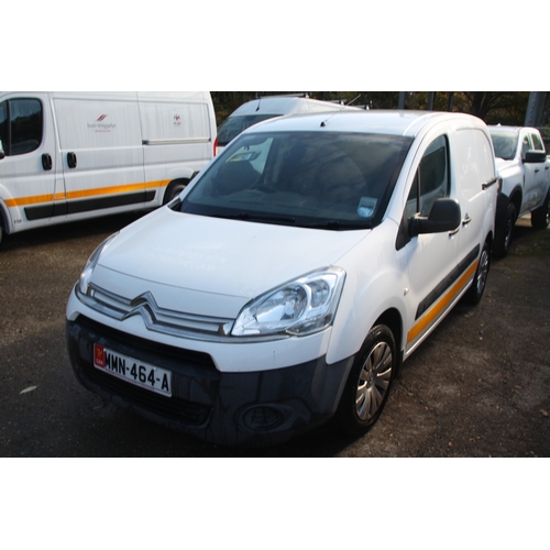 45 - MMN464A
White Citroen Berlingo van 1560cc
First Registered 27.05.2015
Approx 68,176 miles
Manual Die... 
