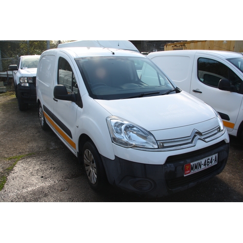 45 - MMN464A
White Citroen Berlingo van 1560cc
First Registered 27.05.2015
Approx 68,176 miles
Manual Die... 
