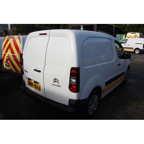 45 - MMN464A
White Citroen Berlingo van 1560cc
First Registered 27.05.2015
Approx 68,176 miles
Manual Die... 