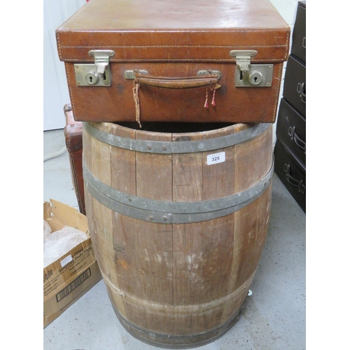 325 - Barrel plus a leather suitcase