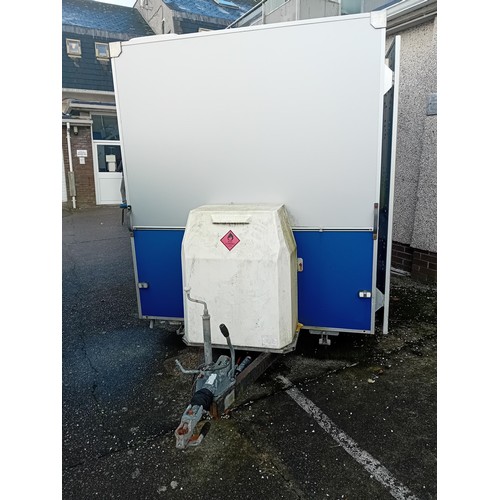 39 - Small single axle Catering trailer 
One wheel has one wheel stud in - require new hub
VAT ON HAMMER ... 