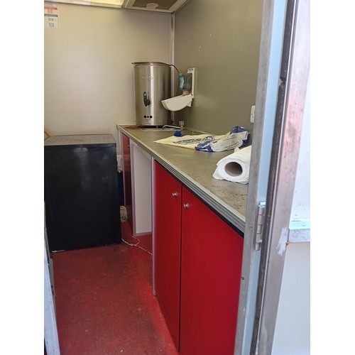 39 - Small single axle Catering trailer 
One wheel has one wheel stud in - require new hub
VAT ON HAMMER ... 