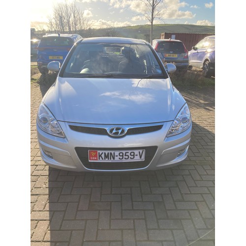 14 - KMN959V
Silver Hyundai i30 Comfort 1.4
First Registered 13.03.2009
Approx 86,000 miles
Manual Petrol... 