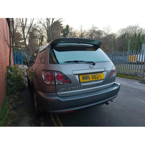 96 - MMN853L
Green Lexus RX300 SE 2995cc
First Registered 05.09.2002
Approx 120,000 miles
Petrol Auto