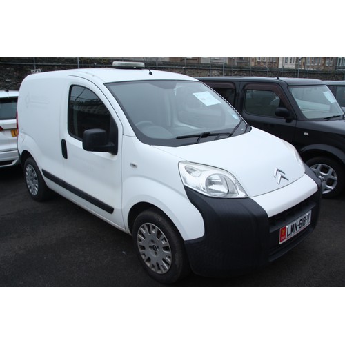 59 - LMN618V
White Citroen Nemo HDI 1248cc
First Registered 17.12.2014
Approx 71,000 miles
Manual Diesel
... 