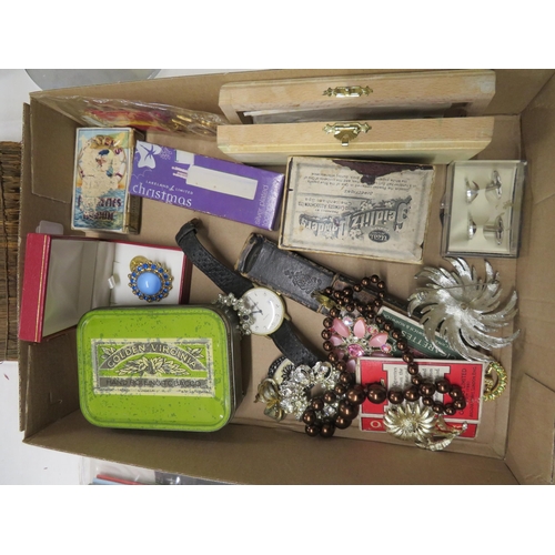 7 - Box of odds, knicknacks, costume jewellery etc