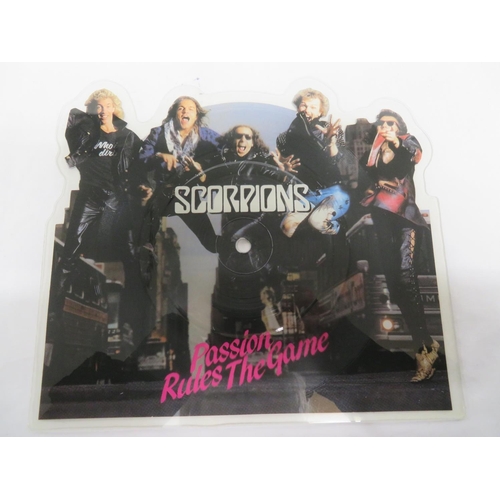 67 - Extensive collection of Scorpions LPs and picture discs - Blackout ( FA4131261), Fly to the Rainbow ... 