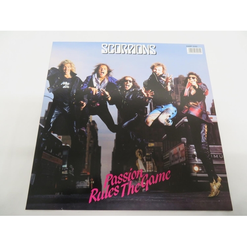 67 - Extensive collection of Scorpions LPs and picture discs - Blackout ( FA4131261), Fly to the Rainbow ... 