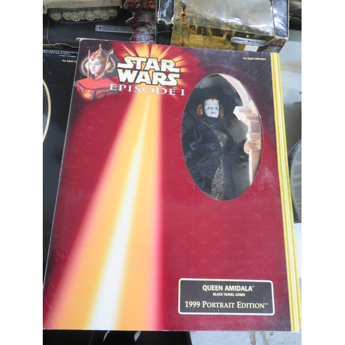 121 - Star Wars Boxed figures Princess Leia and Queen Amidala