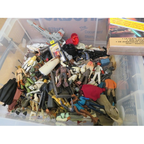 98 - Tub of assorted Star Wars figurines plus Tazzo pack fact file etc