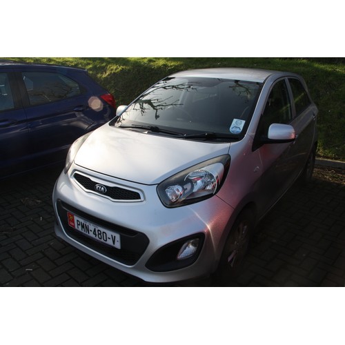 14 - PMN480V
Silver Kia Picanto 998cc
First Registered 01.09.2012
Approx 50,057 Miles
Manual Petrol
Good ... 