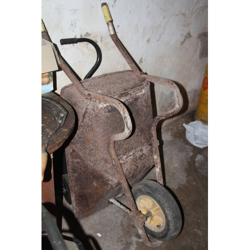 105 - Collection of wheel barrows and gardening equipment
VAT ON HAMMER @ 20%