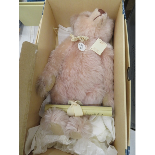 309 - Steiff teddy bear 1927, rose, height 48 cms, replica 1994 with certificate number 101607 (boxed)