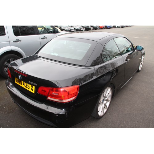 53 - RMN435X
Black BMW M Sport 325i 2996cc
First Registered 10.10.2007
Approx 52,000 miles
Auto Petrol
1 ... 