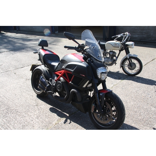 45 - 574-PMN
Red Ducati Diavel Carbon 1198cc
First Registered 04.10.2014
Approx 8,839 miles
Petrol
