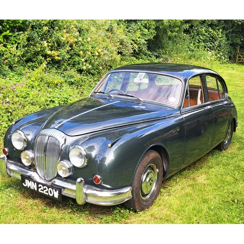 52 - JMN220W
Green Daimler V8 Saloon 2548cc
First Registered 24.08.1964
Approx 59,000 miles
Auto Petrol
C... 