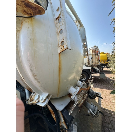 112 - KMN700J
White Iveco EuroCargo ML100E18K Septic Tanker
First Registered 24.02.2011
Approx 117,582 Mil... 