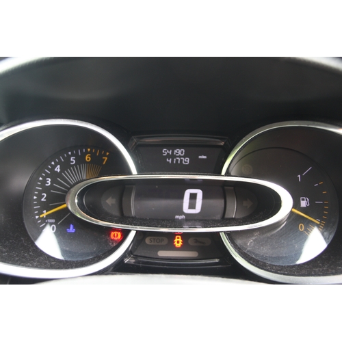 38 - LMN737T
Red Renault Clio Dynamique 899cc
First Registered 05.09.2014
Approx 54,190 miles
Manual Petr... 