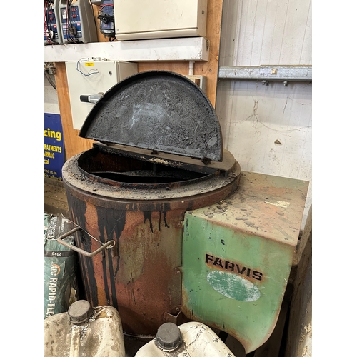 Bitumen boiler pot with 2 pots bitumen VAT ON HAMMER @ 20%