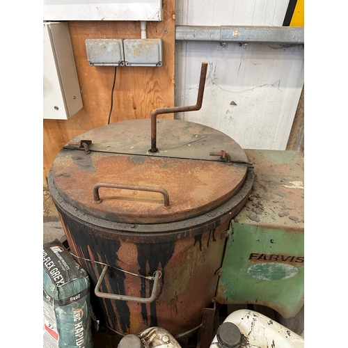 Bitumen boiler pot with 2 pots bitumen VAT ON HAMMER @ 20%