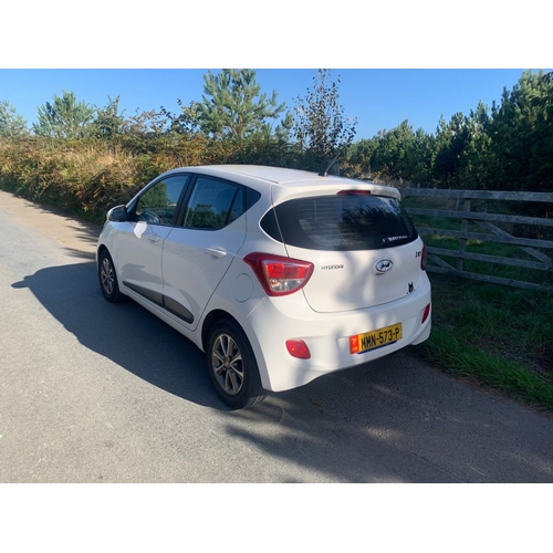 71 - MMN573P
White Hyundai i10 Premium 998cc
First Registered 30.04.2014
Approx 80,000 miles
Manual Petro... 