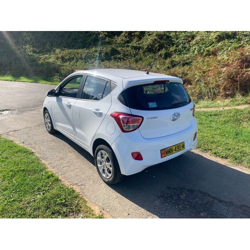 72 - MMN490M
Hyundai i10 SE 998cc
First Registered 28.07.2016
Approx 106,000 miles
Manual Petrol
Vehicle ... 