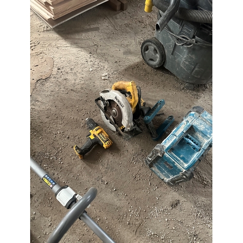 99 - DeWalt circular saw, drill and Makita
