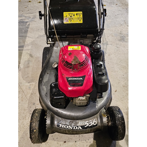 107 - Honda 21 inch roller mower HRD 536