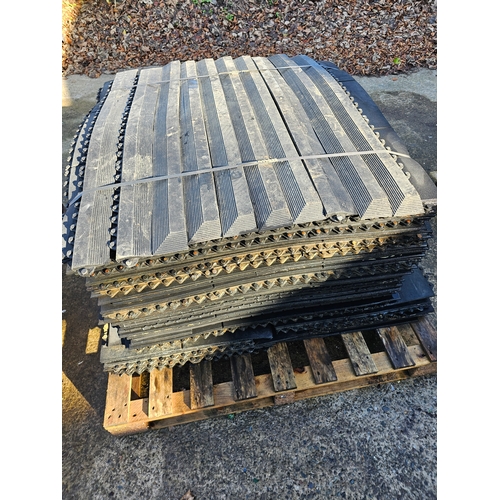 Used Rubber mats 900x900 Various sizes with edging trim garage flooring ...