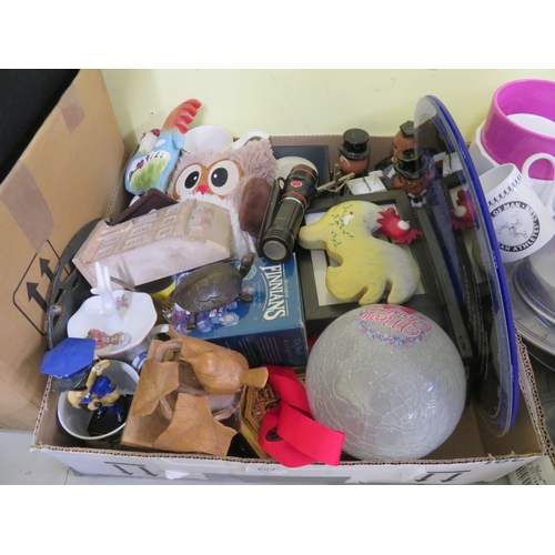 294 - Tray of knicknacks