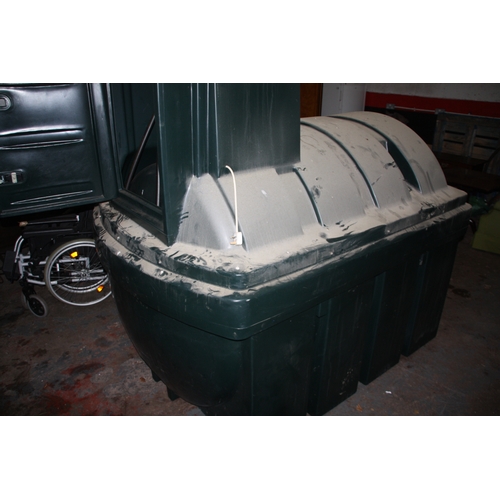 131 - 2500lt fuel tank by Atlas tanks

VIEWING BEHIND OUR STORE ABOVE EXIT STRATEGY, PEEL ROAD, DOUGLAS