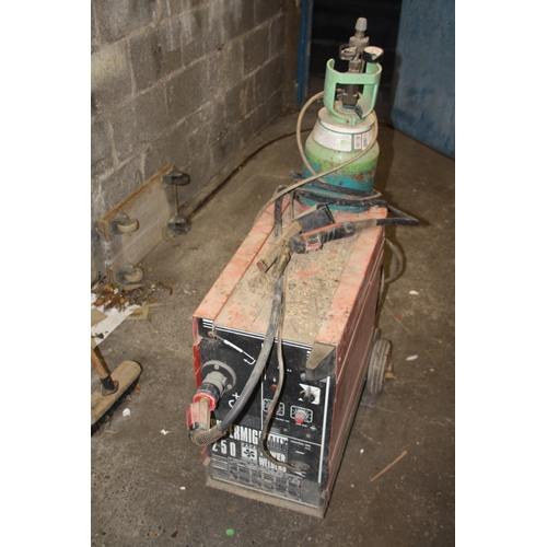 135 - Sealey Supermig 250 welder

Viewing Downstairs at Allan St Douglas
Friday 30th January 10am - 4pm