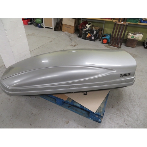 98 - Thule Atlantis 780 roof box

Viewing Downstairs at Allan St Douglas
Friday 30th January 10am - 4pm