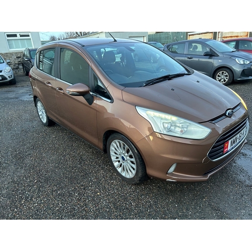 110 - NMN161K
Gold Ford B-Max Titanium Turbo 998cc
First Registered 10.05.2013
Approx 61,000 miles
Petrol ... 